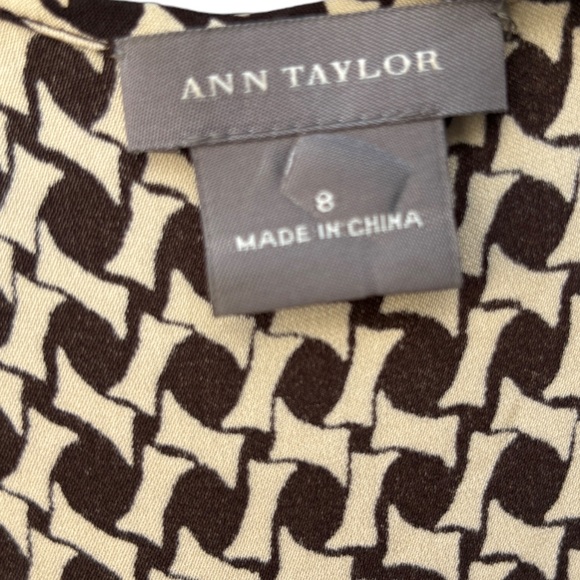 Ann Taylor Women’s 8 Black & Cream Cap Sleeve Geometric Print Silk Blouse - Picture 5 of 7